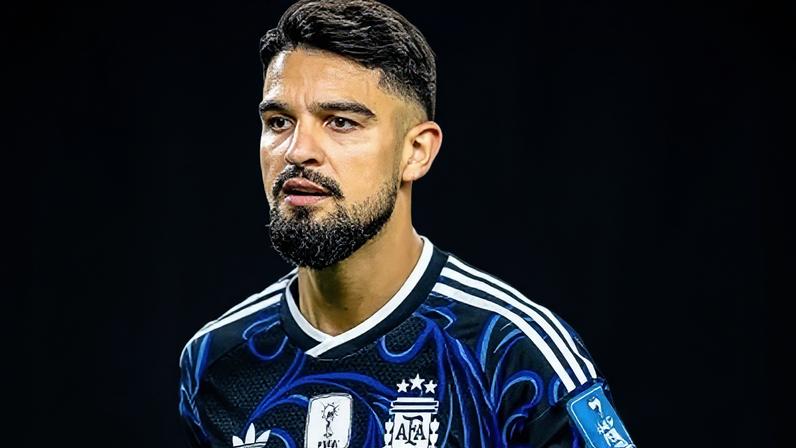 Flaco López em sua estreia pela Argentina em Copas do Mundo