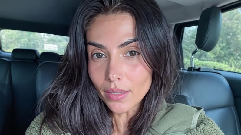 Apresentadora foi expulsa de hotel em NY após denunciar golpe