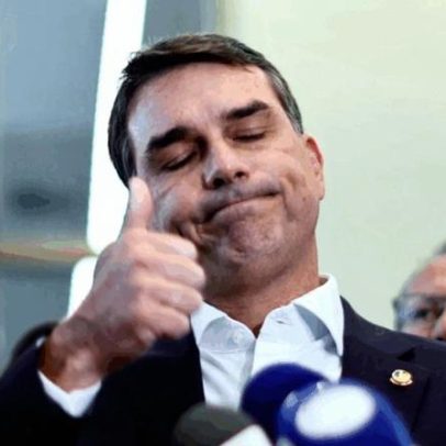 Mendonça ordena remover posts que ligam Flávio Bolsonaro a Vorcaro e milícias
