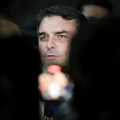 Tarifa para Trump gera impacto negativo a Flávio Bolsonaro nas redes, diz Nexus