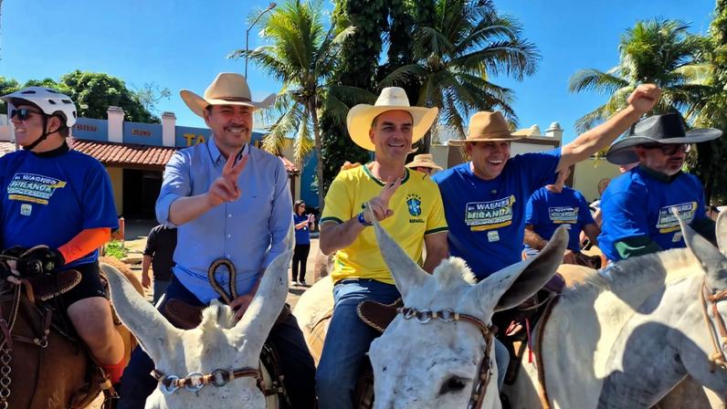 Flávio e PL de Goiás lançam candidaturas em evento de apoio mútuo