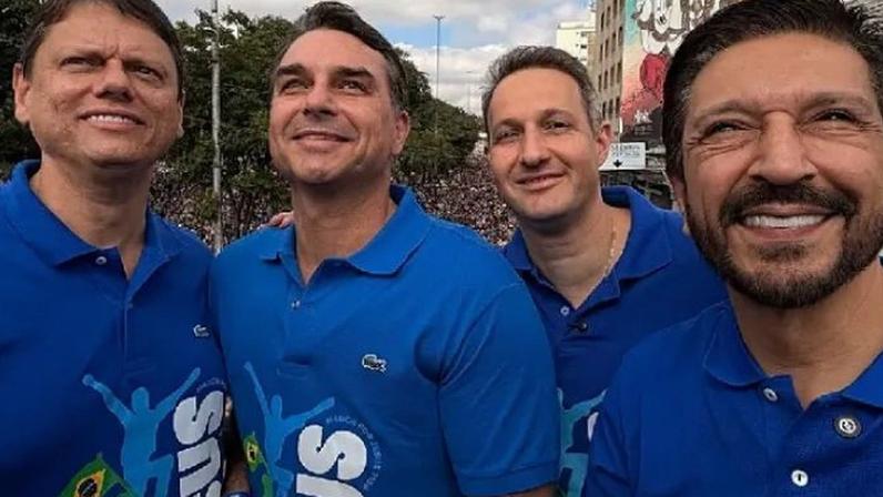 Na Marcha, Flávio diz que país vive ‘guerra espiritual’