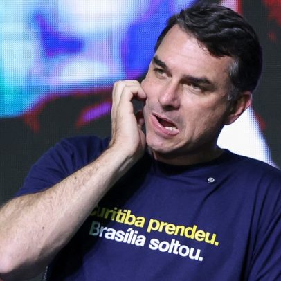 Encontro de Flávio Bolsonaro com Bolsonaro após crise, com Michelle ausente