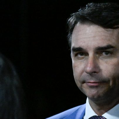 Diretor de Dark Horse afirma que filme pode ajudar Flávio Bolsonaro