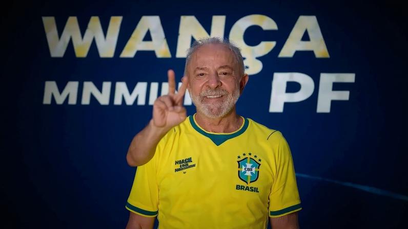 O senador Flávio Bolsonaro, o presidente Lula e o ex-governador de Minas Zomeu Zema - (X/Reprodução)
