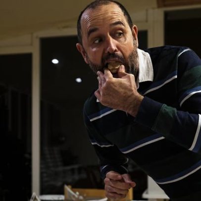 Beliscar entre as refeições nem sempre é fome, diz nutricionista