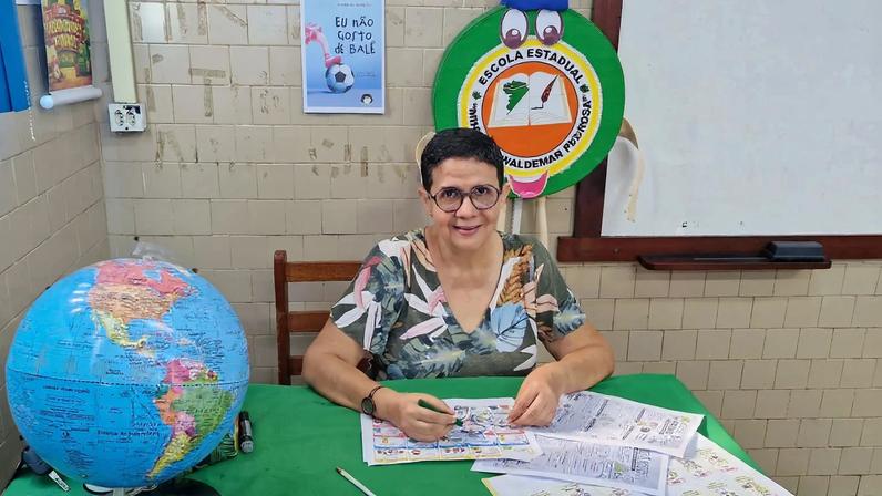 Professora Mary Sonia " Escola Estadual Ministro Waldemar Pedrosa, em Parintins (AM) / Acervo pessoal. (Foto: )