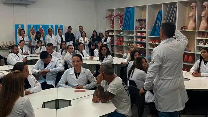 Segunda turma do curso de Medicina em seu primeiro dia de aula — Foto: Unifaccamp/Divulgação