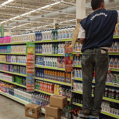 Vendas do varejo devem desacelerar nos próximos meses, diz FGV Ibre