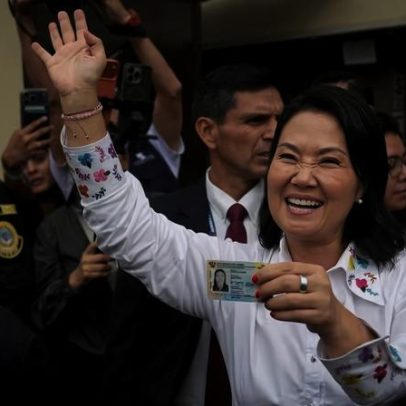 Keiko Fujimori lidera eleição apertada no Peru