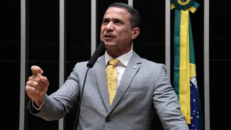 CCJ analisa PEC que reduz maioridade penal