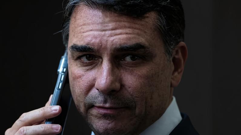 Movimento dos EUA vem após Flávio Bolsonaro visitar Donald Trump e se reunir com auxiliares do americano