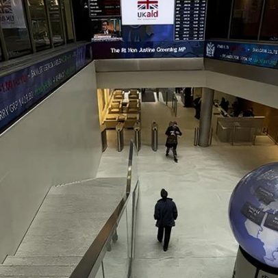 Bolsas da Europa sobem com alívio no petróleo; Frankfurt recua