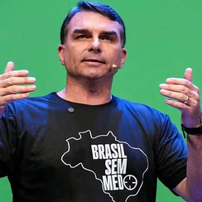 PF diz que Flávio Bolsonaro caluniou Lula ao associá-lo ao tráfico