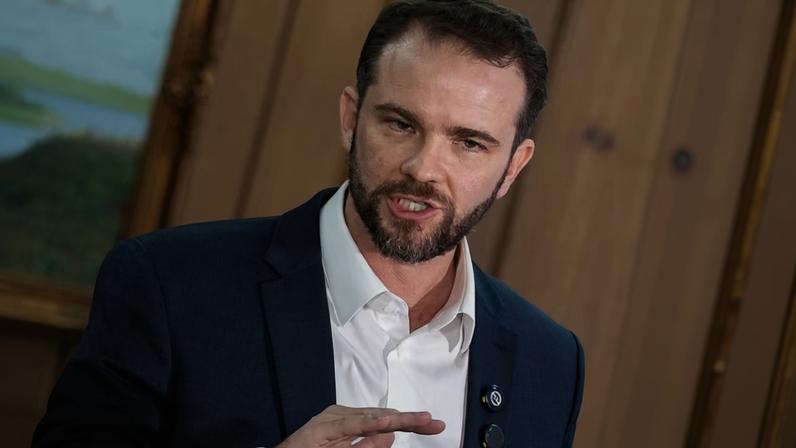 Para o ministro da Fazenda, Dario Durigan, é legítimo querer respostas aos setores, às respectivas bases, "mas não se pode botar a economia do país em risco por conta dessas pautas". — Foto: Washington Costa/MF