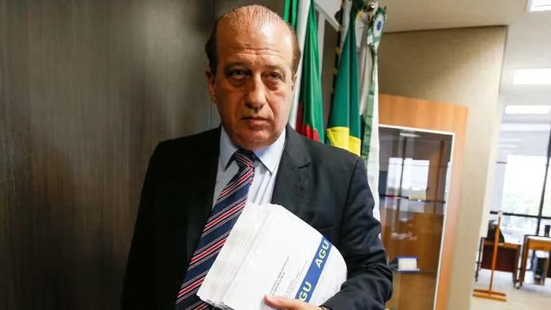 Nardes disse que a possibilidade de deixar o tribunal antes do prazo já vinha sendo avaliada — Foto: Pedro Ladeira/Folhapress - 11/9/2015