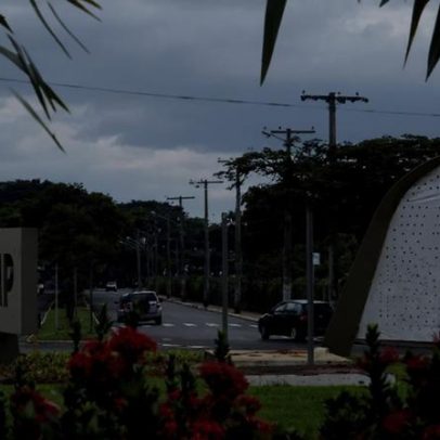 Alunos da Unicamp ocupam prédio da administração para exigir pautas identitárias