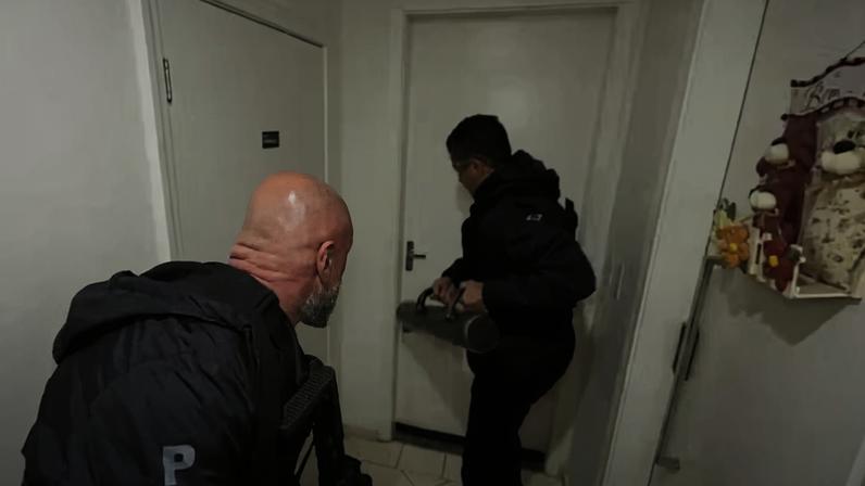 Operação da Polícia Civil contra "arrastadores" no Aeroporto Internacional de SP, em Guarulhos — Foto: Luiz Romani
