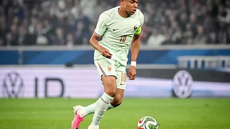 Kyllian Mbappé é a principal esperança de gols da França na estreia da Copa.