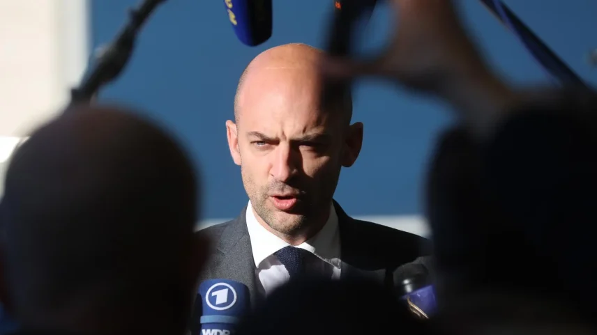 Decisão de proibir o protesto foi tomada horas depois de o chanceler da França, Jean-Noël Barrot (foto), ter conversado por telefone com o seu homólogo iraniano, Abbas Araqchi (Foto: Olivier Hoslet/EFE/EPA)