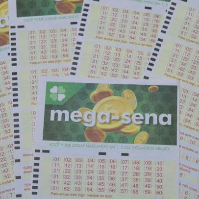 Mega-Sena pode pagar até R$ 3 milhões; veja as dezenas sorteadas nesta terça