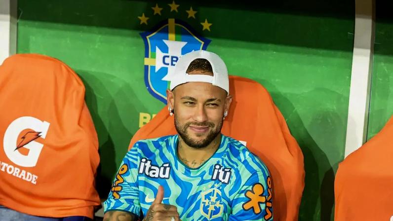 Neymar ficou no banco durante o amistoso entre Brasil e Panamá