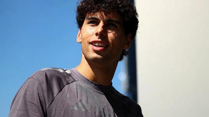 Gabriel Bortoleto no paddock do Red Bull Ring, na Áustria
