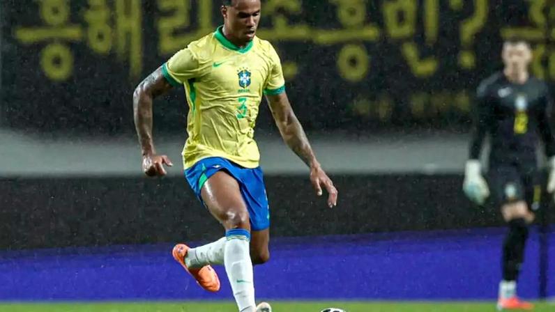 Gabriel Magalhães em jogo pela Seleção Brasileira.