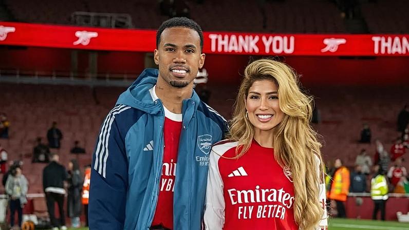 Gabriel Magalhães, zagueiro do Arsenal e da seleção brasileira, ao lado da esposa Gabrielle Figueiredo