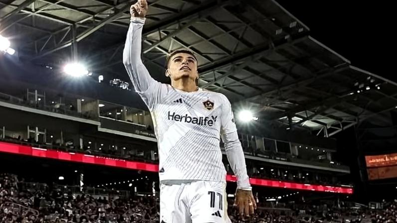 Gabriel Pec igualou números de Messi na temporada da estreia na MLS, pelo LA Galaxy