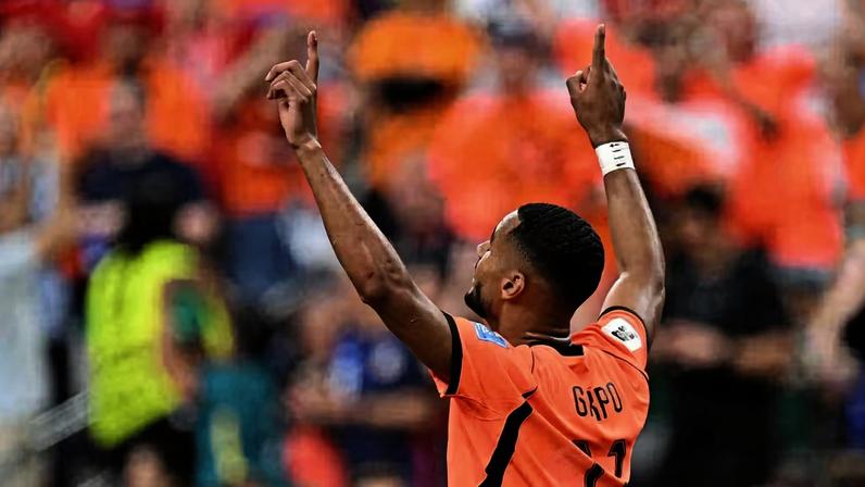 Gakpo amplia pra Holanda — Foto: Reuters