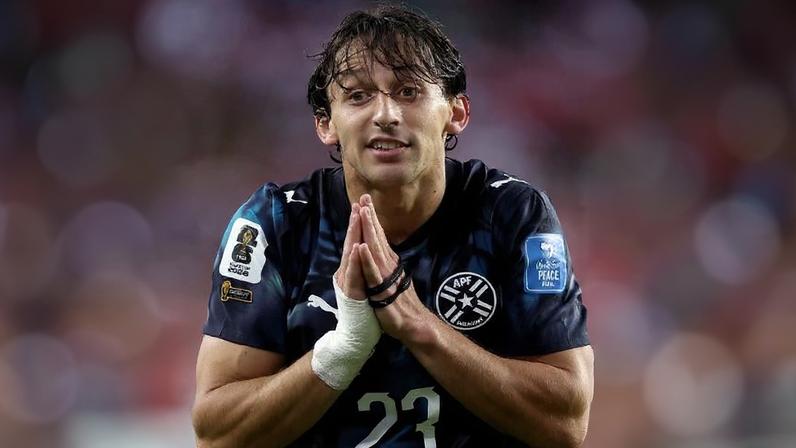 Galarza comemora gol do Paraguai sobre a Turquia em duelo da Copa do Mundo