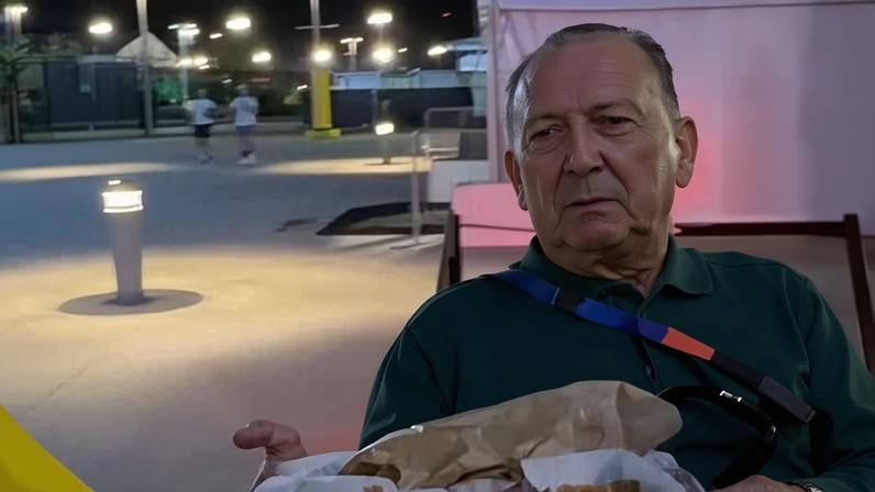 Galvão Bueno fez sua estreia em Copas pelo SBT e ganhou um beijo e dois hot-dogs de presente da esposa