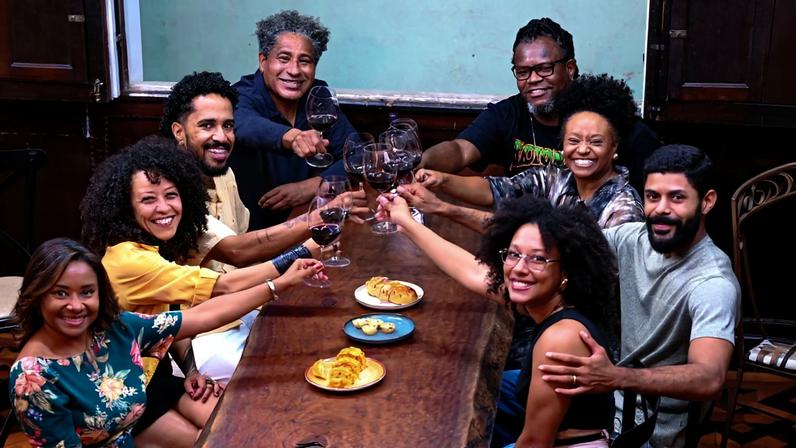 A Confraria Vinho Negro propõe uma experiência que vai além da degustação de vinhos em BH