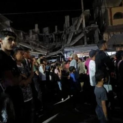 Deslocados pela guerra em Gaza assistem à Copa das Ruínas