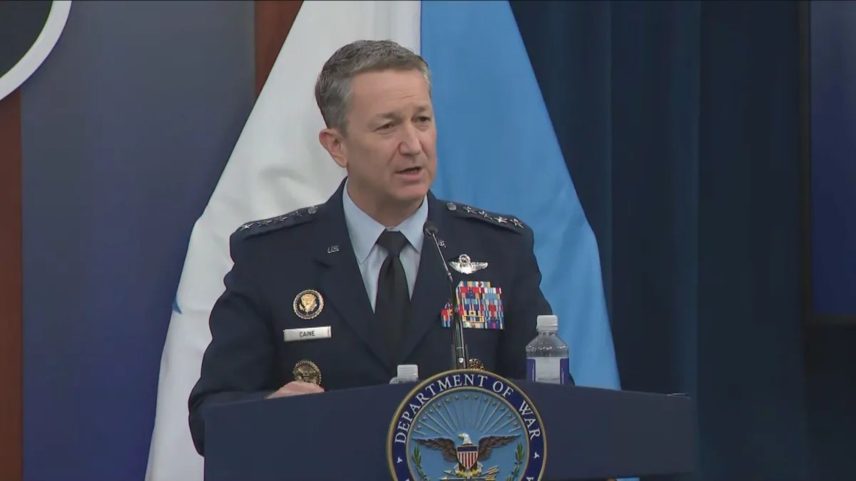 1 de 1 imagem colorida general eua dan caine