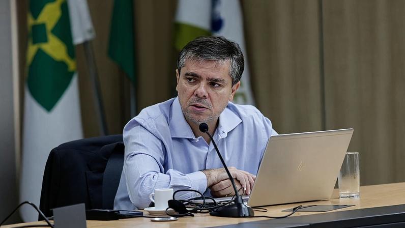 O diretor Gentil Nogueira decidiu retirar do leilão de transmissão de outubro o projeto que prevê interligação entre Brasil e Bolívia