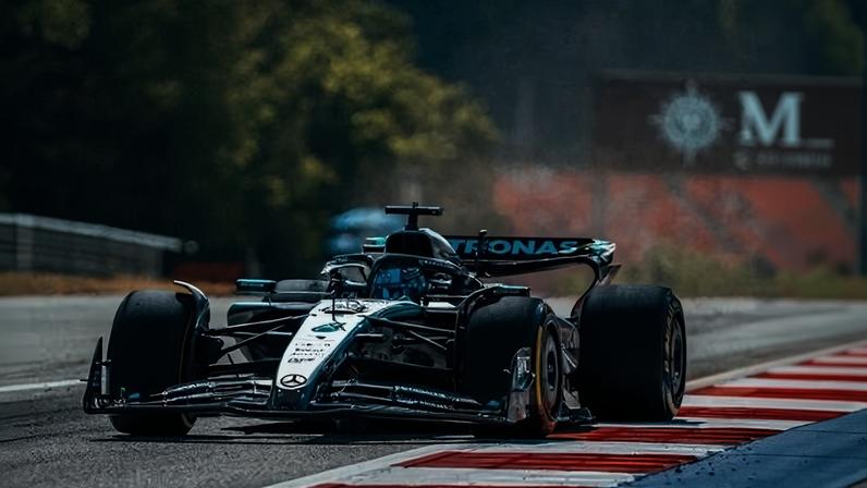 George Russell, da Mercedes, nos treinos livres do GP da Áustria
