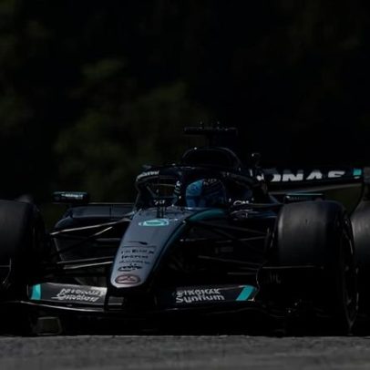 Russell faz pole dramática após batida de Verstappen e supera as Ferraris