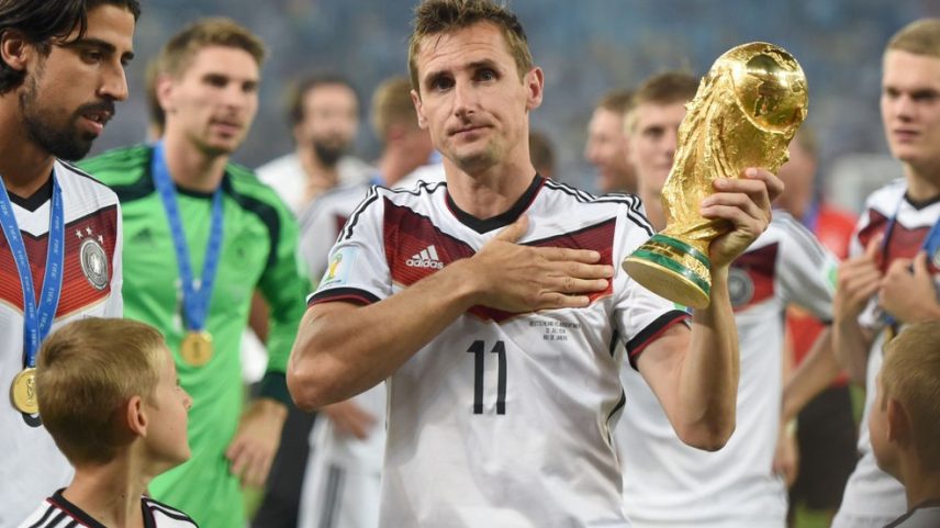 Klose conquistou a Copa do Mundo de 2014 com a Alemanha — Foto: Marcus Brandt/picture alliance via Getty Images
