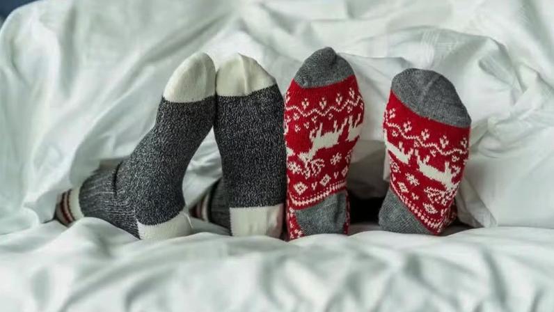 O frio chegou e a vontade de transar diminuiu? Especialista explica por que isso acontece e como recuperar a vontade de transar nos dias frios