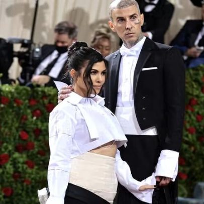 Kourtney Kardashian revela perda gestacional no início relacionamento com Barker