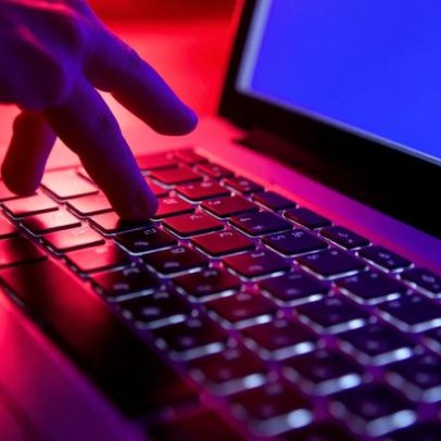 10 sinais de que alguém monitora suas contas e como impedir