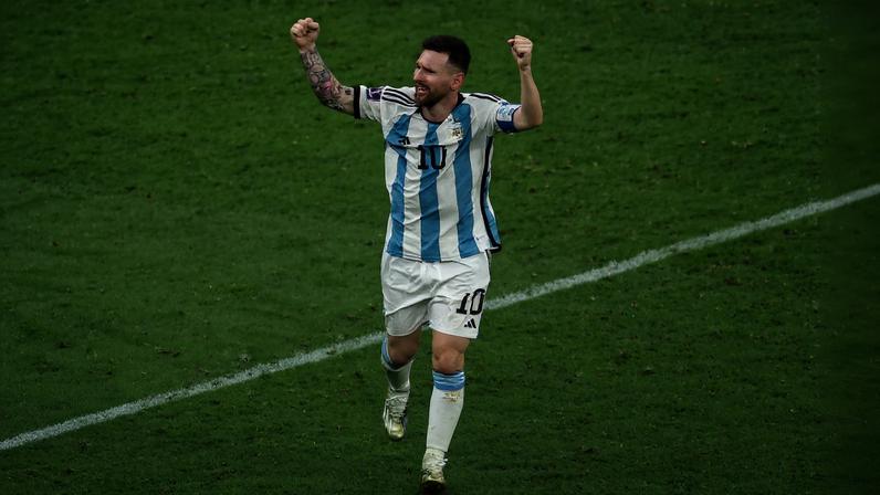 Lionel Messi comemora gol na final da Copa do Mundo do Catar 2022 Argentina x França — Foto: (Photo by Liu Lu/VCG via Getty Images)