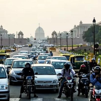Nova Délhi oferece até mil dólares para troca de carros e motos por elétricos