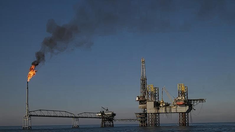 Extração de petróleo no Irã — Foto: Gettyimages