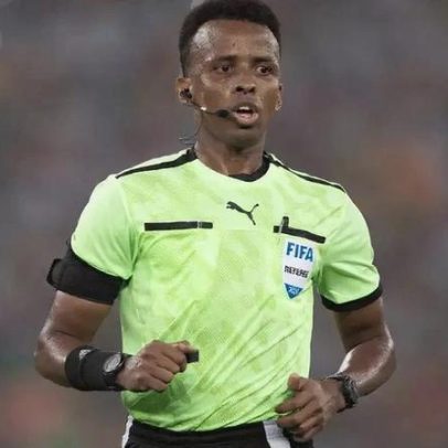 Árbitro da Somália barrado nos EUA ainda pode apitar na Copa