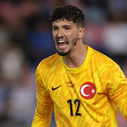 Goleiro da Turquia vê chance de título da Copa do Mundo: Por que não?