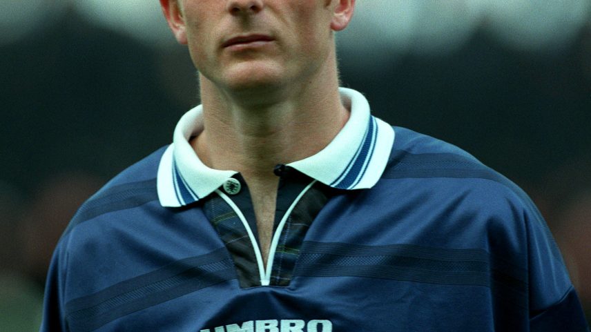 Kevin Gallacher em Brasil x Escócia na Copa de 1998 — Foto: Tony Marshall/EMPICS via Getty Images