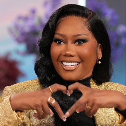 Cantora Grammy revela transplante duplo de pulmão após ter uma semana de vida
